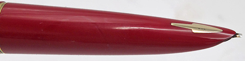 ITEM #6822R: PARKER 61 FOUNTAIN PEN IN BURGUNDY. GOLD PLATED TRIM. PLATD GOLD DOUBLE JEWEL. LATER ENGLISH VERSION. BROAD STUB NIB. CARTRIDGE FILLER. ROBOT CONVERTER.